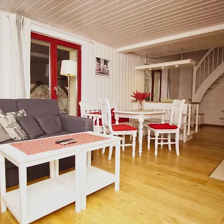 Idyllische Lage, Eigene Fasssauna, Kamin Und Terrasse - Ferienhaus Rotkaeppchen